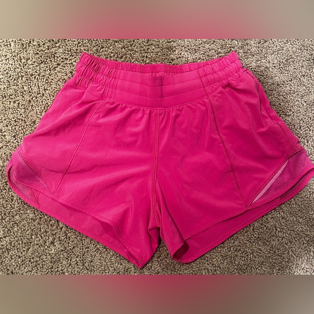 Lululemon Hotty Hot Shorts, size 4, 4in